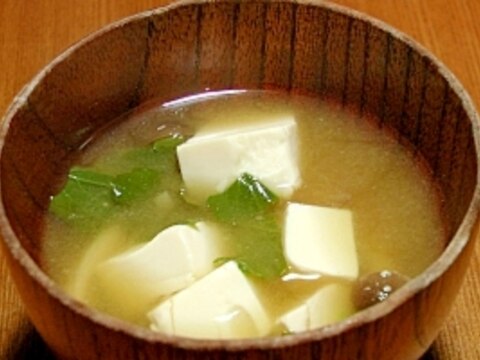 我が家の味噌汁★豆腐とほうれん草とシメジ